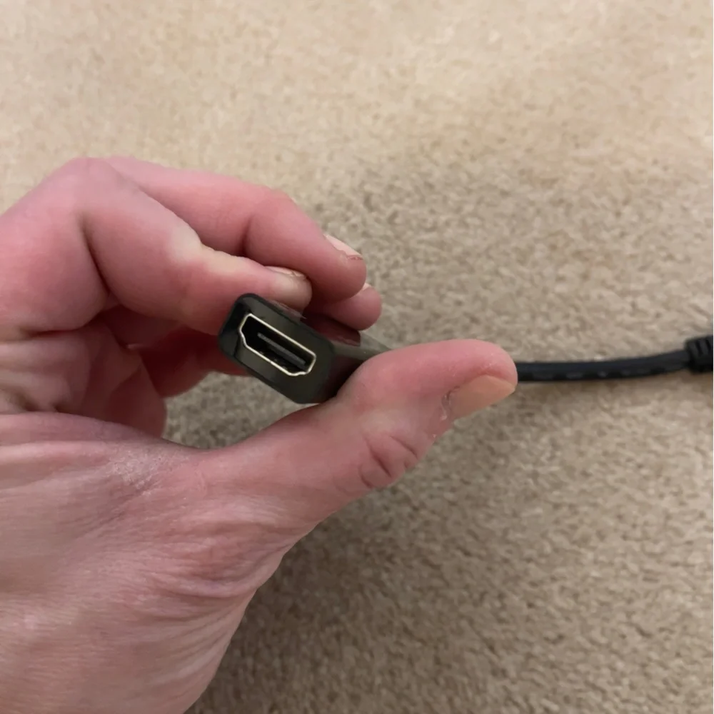 Display Port to HDMI adapter